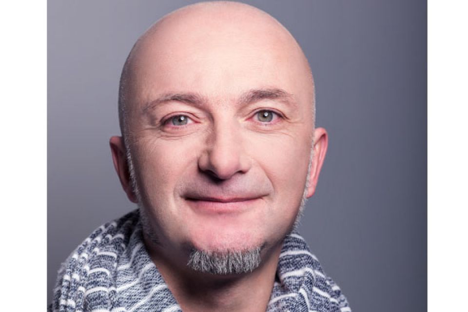 ROBERTO DALLO Roberto Peluqueros