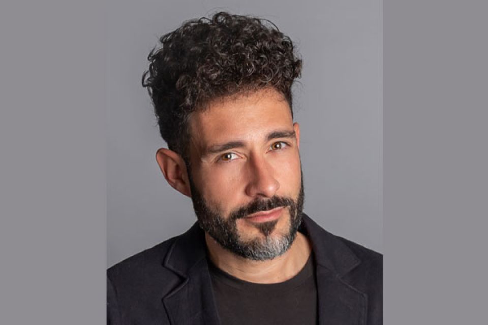 TONI ESPIGARES TONI ESPIGARES HAIR AND MAKEUP STUDIO